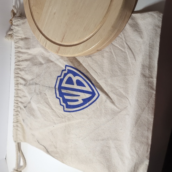 Warner Brothers Cheese Board & Utensils W/original storage bag - Picture 5 of 11